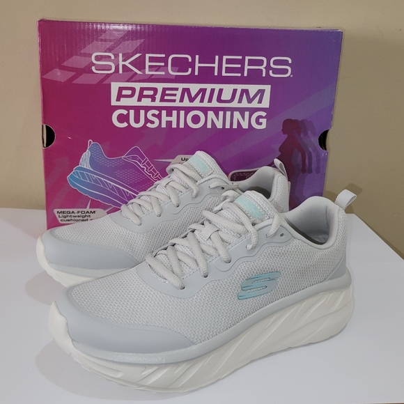 Skechers Women's D'Lux Ultra Sneaker Comfort Lightweight Grey - Picture 2 of 8